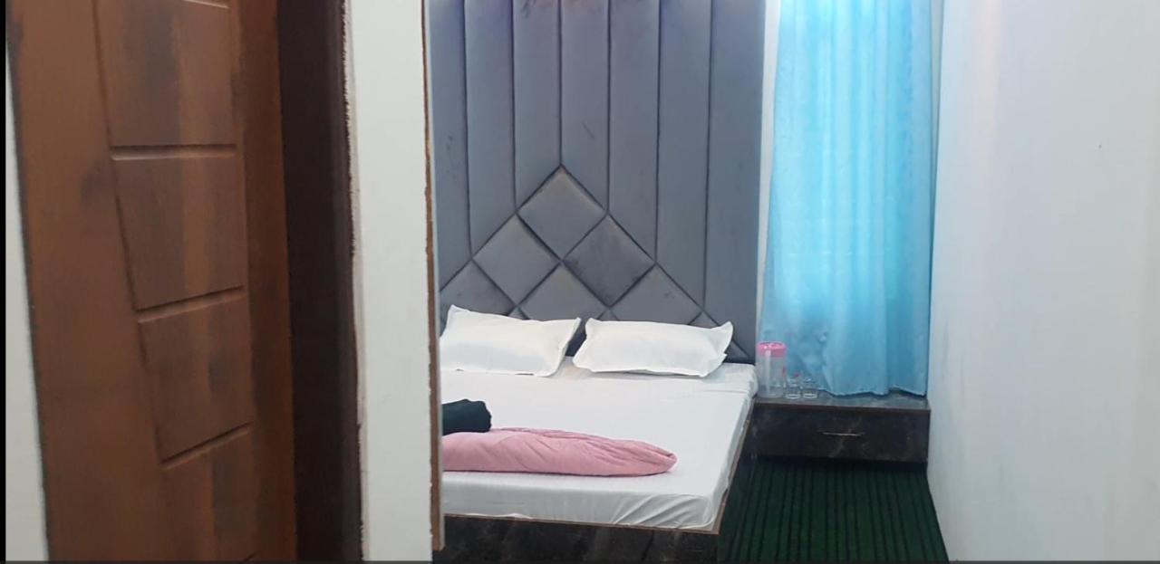 Hotel Resonance Exotic ศรีนาการ์ ภายนอก รูปภาพ