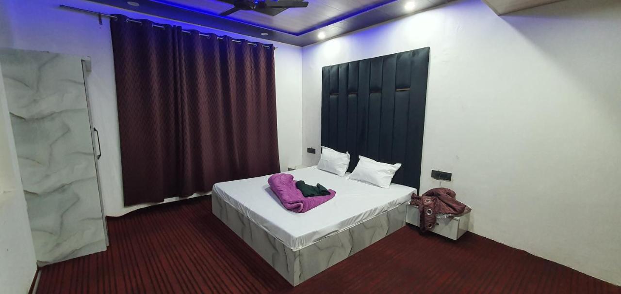 Hotel Resonance Exotic ศรีนาการ์ ภายนอก รูปภาพ