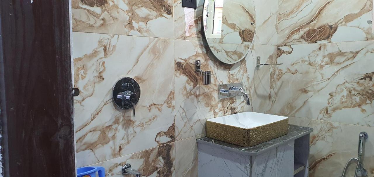 Hotel Resonance Exotic ศรีนาการ์ ภายนอก รูปภาพ