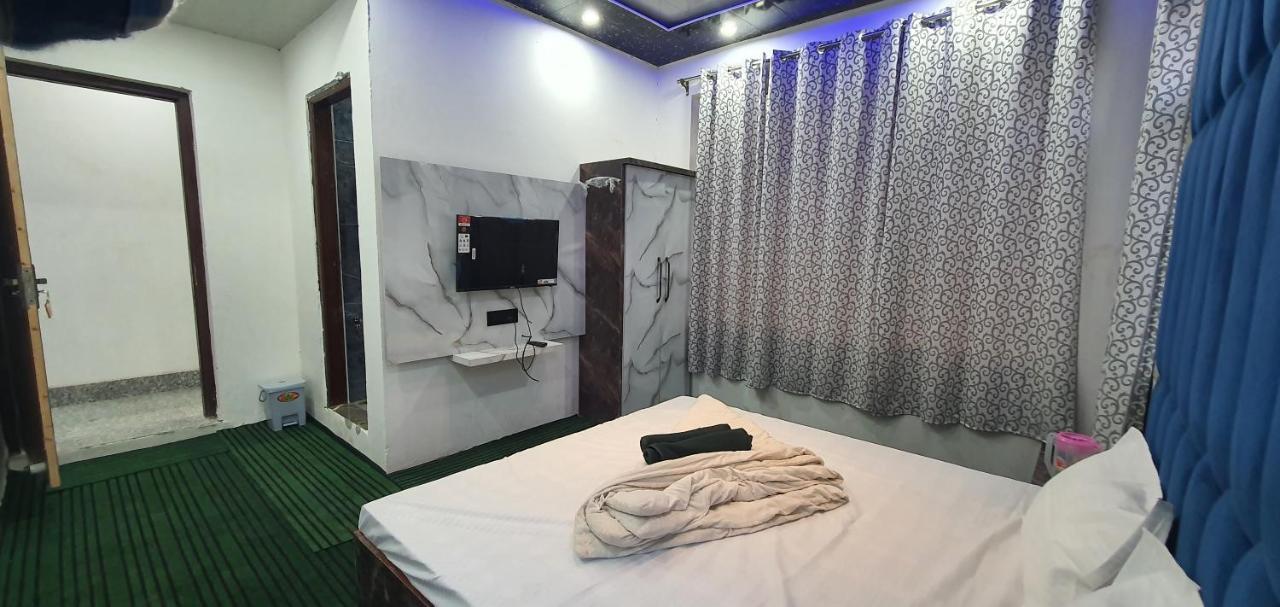 Hotel Resonance Exotic ศรีนาการ์ ภายนอก รูปภาพ