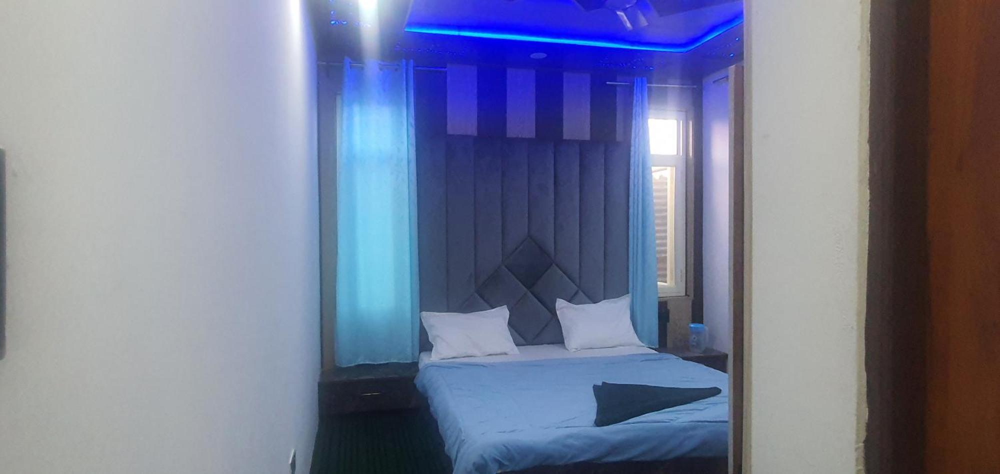 Hotel Resonance Exotic ศรีนาการ์ ภายนอก รูปภาพ